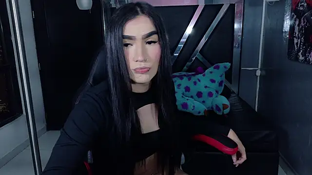 Evangeline Star1 online show from 11.28.25