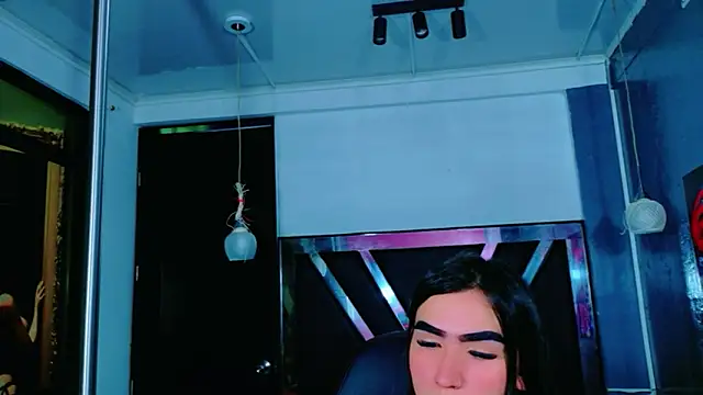 Evangeline Star1 online show from 12.13.25