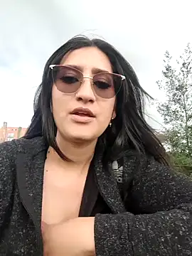 Snapshot of Marilyn_1-2 chatting on 12.13.25 Marilyn 1-2 online show from 12.13.25