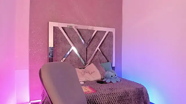 Snapshot of frany_wolf_ chatting on 12.03.25 frany wolf online show from 12.03.25