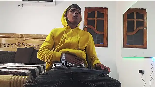 Snapshot of black_boy22_ chatting on 11.28.25 black boy22 online show from 11.28.25