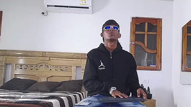 Snapshot of black_boy22_ chatting on 12.02.25 black boy22 online show from 12.02.25