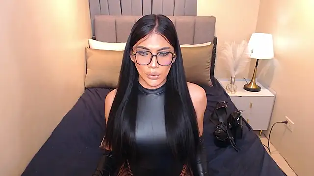 Snapshot of KelsieSilva chatting on 12.19.25 KelsieSilva online show from 12.19.25