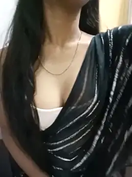 Snapshot of Roja__ chatting on 12.16.25 Roja online show from 12.16.25