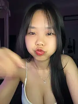 Snapshot of Kiee-lee chatting on 06.14.26 Kiee-lee online show from 06.14.26