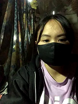 Snapshot of dovia-ba chatting on 11.22.25 dovia-ba online show from 11.22.25