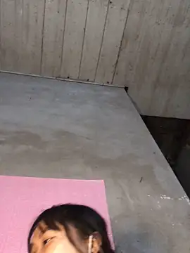 Snapshot of dovia-ba chatting on 12.14.25 dovia-ba online show from 12.14.25