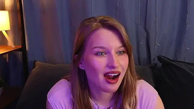 ImiMonroe online show from 04.22.26