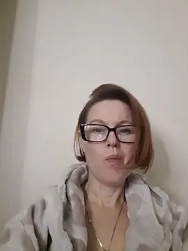 Snapshot of LanaOlbenst chatting on 11.22.25 LanaOlbenst online show from 11.22.25