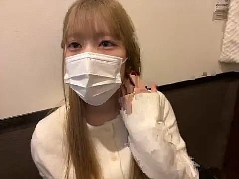 Snapshot of binyu_rua chatting on 12.15.25 binyu rua online show from 12.15.25