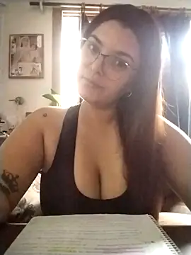 Snapshot of YouladyVidal chatting on 11.22.25 YouladyVidal online show from 11.22.25