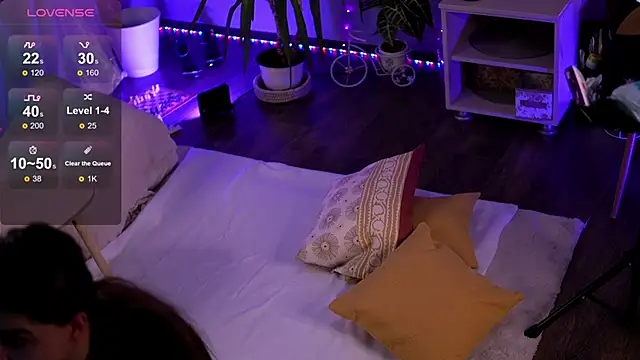 PureEllieX online show from 04.18.26