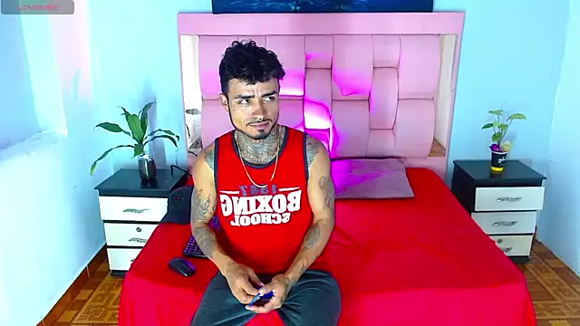 Hot Latino x online show from 12.21.25