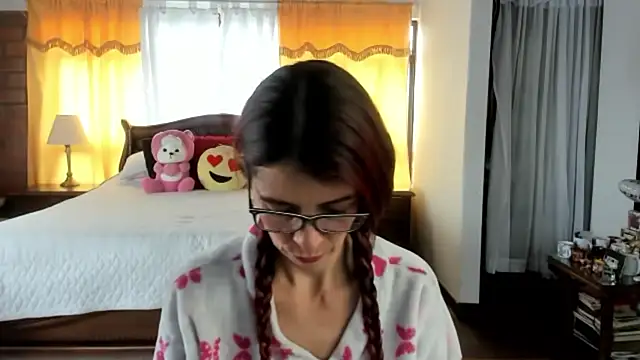 Charlotte-Willson online show from 03.06.26