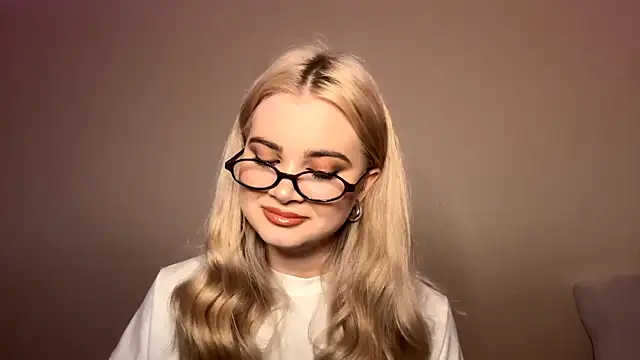 KarissaBoisse online show from 11.28.25