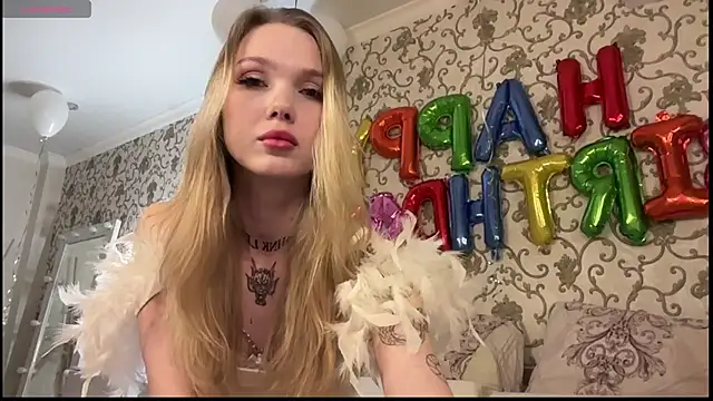 Snapshot of Amelly_04Sun chatting on 12.15.25 Amelly 04Sun online show from 12.15.25