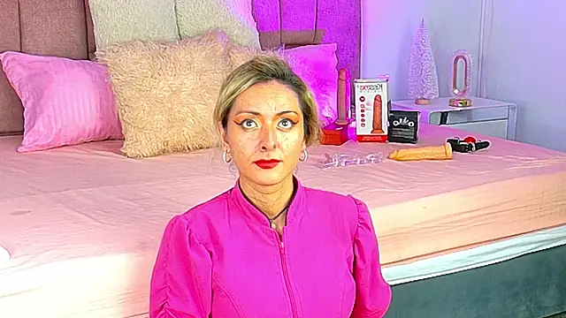 Lunitaa Diva online show from 12.19.25