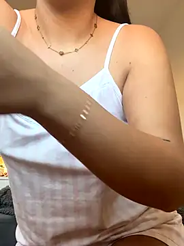 Snapshot of Kerysmae chatting on 11.25.25 Kerysmae online show from 11.25.25