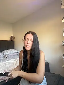 Snapshot of Kerysmae chatting on 12.03.25 Kerysmae online show from 12.03.25