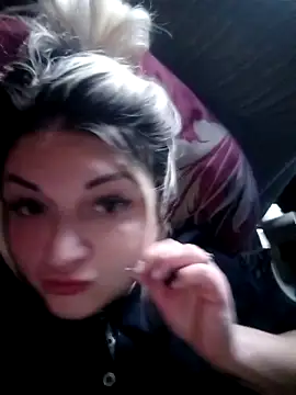 Snapshot of CharleyCream chatting on 12.17.25 CharleyCream online show from 12.17.25