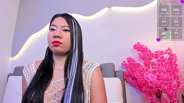 lunaa hart online show from 04.06.26