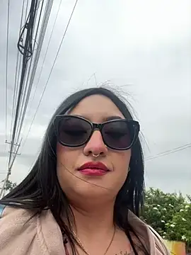 Snapshot of Venus_22 chatting on 11.24.25 Venus 22 online show from 11.24.25