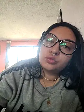 Snapshot of Venus_22 chatting on 12.16.25 Venus 22 online show from 12.16.25