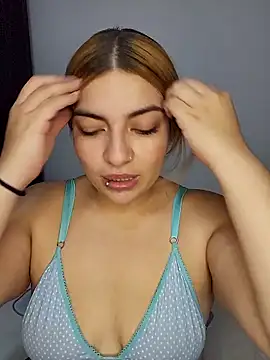 Snapshot of mila_curvy chatting on 11.28.25 mila curvy online show from 11.28.25