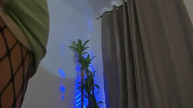 Snapshot of Catty_Noir chatting on 11.25.25 Catty Noir online show from 11.25.25