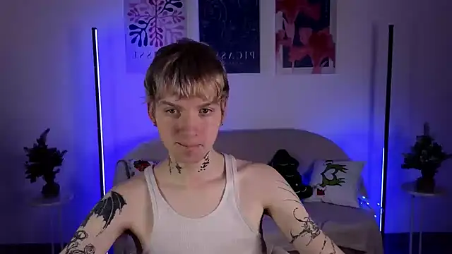 Snapshot of TRAVIS_CLAS chatting on 12.04.25 TRAVIS CLAS online show from 12.04.25