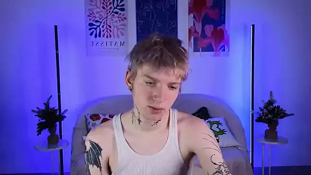 Snapshot of TRAVIS_CLAS chatting on 12.05.25 TRAVIS CLAS online show from 12.05.25