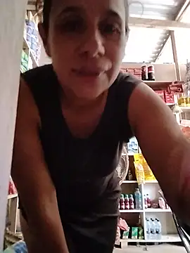 Snapshot of MIA-LARIOS chatting on 07.12.26 MIA-LARIOS online show from 07.12.26