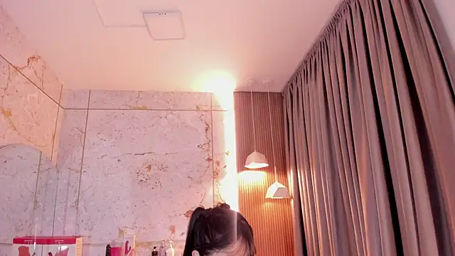 Haylenpark online show from 12.18.25