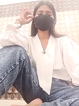 Lovely girl- online show from 04.30.26