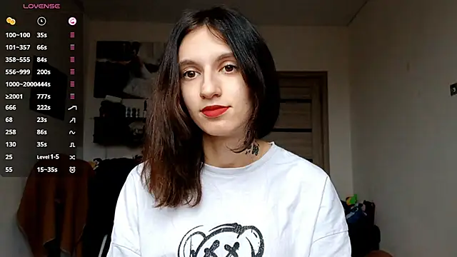 Snapshot of KennaElse chatting on 11.24.25 KennaElse online show from 11.24.25