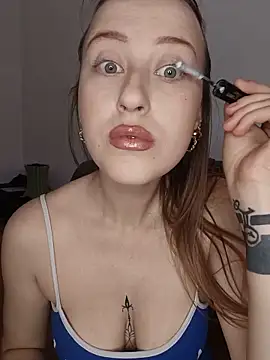 Snapshot of Susiee_Redd chatting on 05.18.26 Susiee Redd online show from 05.18.26