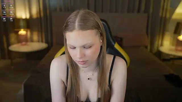 Snapshot of Charlotte_Dreams chatting on 04.24.26 Charlotte Dreams online show from 04.24.26
