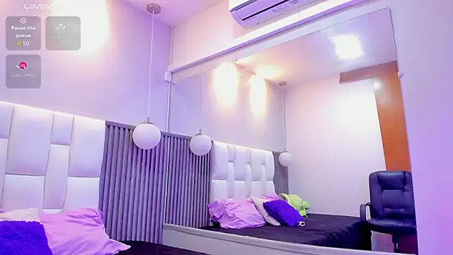 Snapshot of jazmin_gil chatting on 11.27.25 jazmin gil online show from 11.27.25