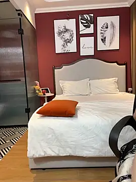 Queen-of-Love online show from 11.27.25