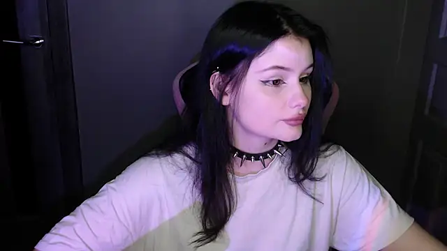 Moon raven online show from 02.18.26