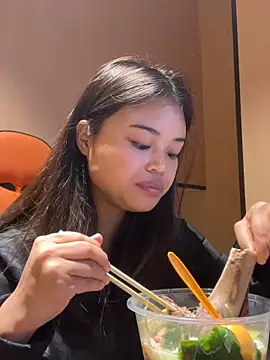 Toffee-00 online show from 12.05.25