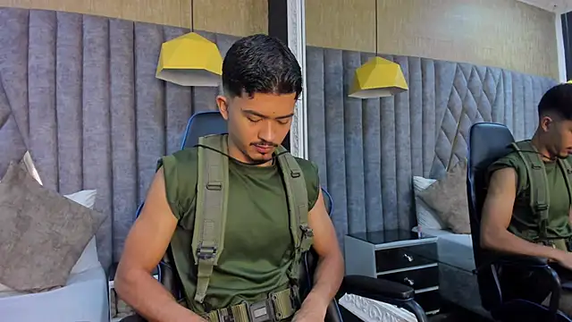 Snapshot of NicolaiKarav chatting on 11.30.25 NicolaiKarav online show from 11.30.25