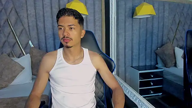 Snapshot of NicolaiKarav chatting on 12.01.25 NicolaiKarav online show from 12.01.25