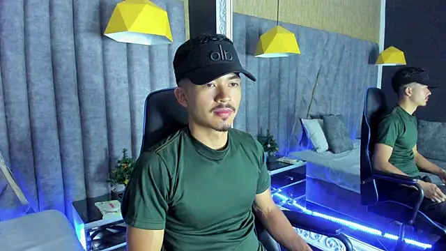 Snapshot of NicolaiKarav chatting on 12.14.25 NicolaiKarav online show from 12.14.25