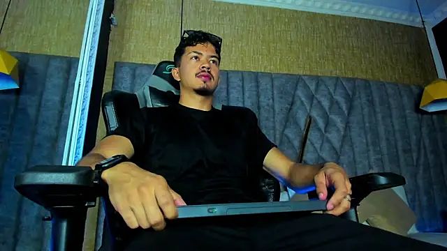 NicolaiKarav online show from 02.13.26