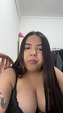 Snapshot of princezzc chatting on 12.17.25 princezzc online show from 12.17.25