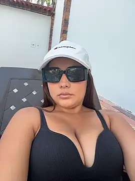 Snapshot of noa_harper chatting on 12.16.25 noa harper online show from 12.16.25