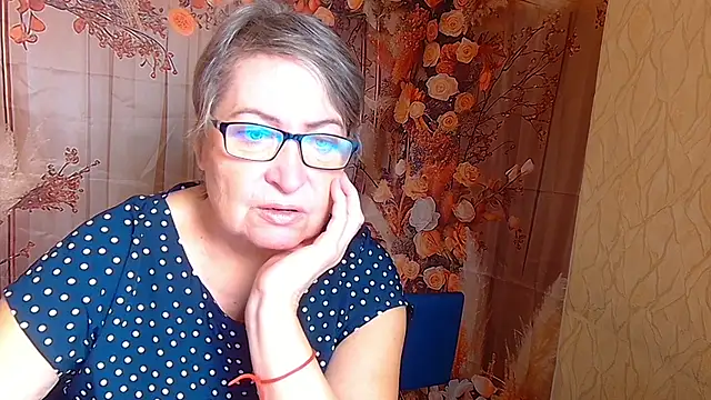 Snapshot of OlgaLuck chatting on 12.02.25 OlgaLuck online show from 12.02.25