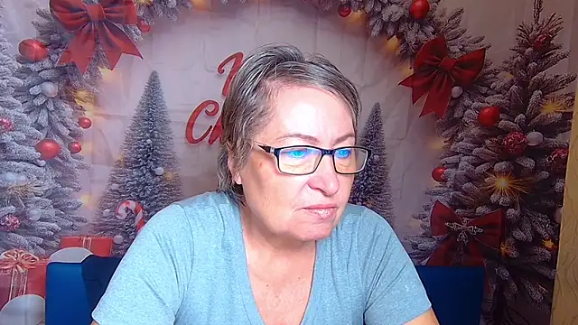 Snapshot of OlgaLuck chatting on 12.15.25 OlgaLuck online show from 12.15.25