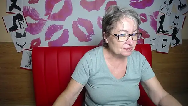 Snapshot of OlgaLuck chatting on 12.16.25 OlgaLuck online show from 12.16.25